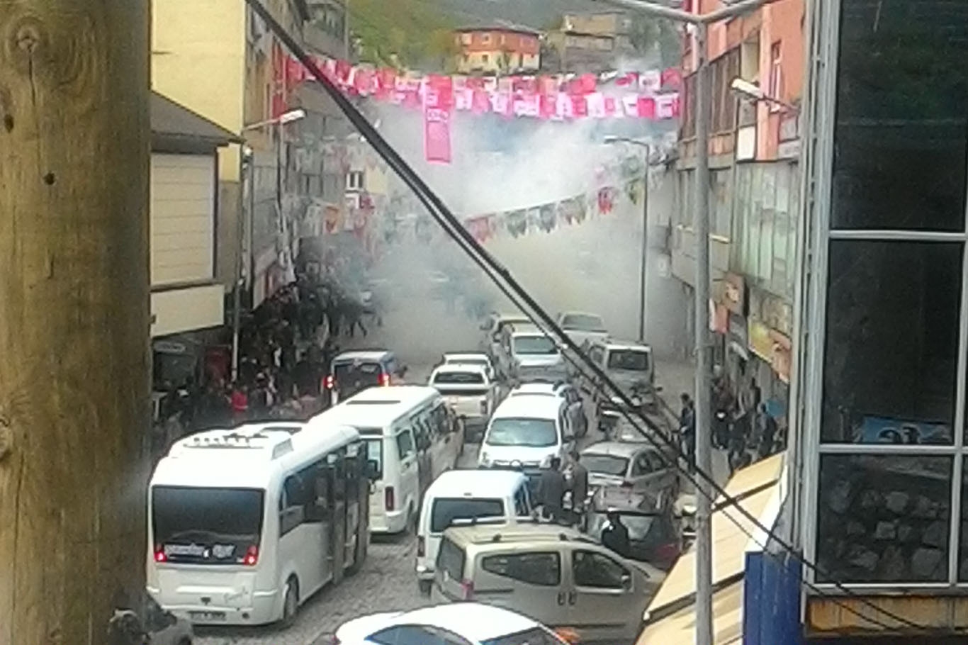 Bitlis’te vatandaşa çarpan polis aracı gerginliği Bitlis’te vatandaşa çarpan polis aracı gerginliği